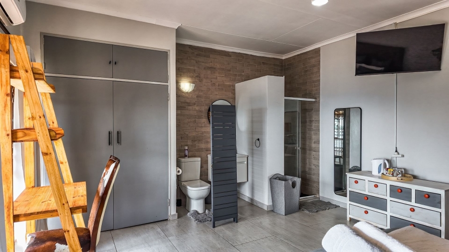 7 Bedroom Property for Sale in Waterkloof A H North West